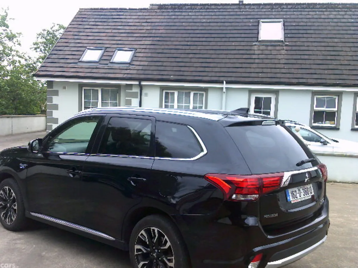 Mitsubishi Outlander SUV, Petrol Plug-in Hybrid, 2016, Black