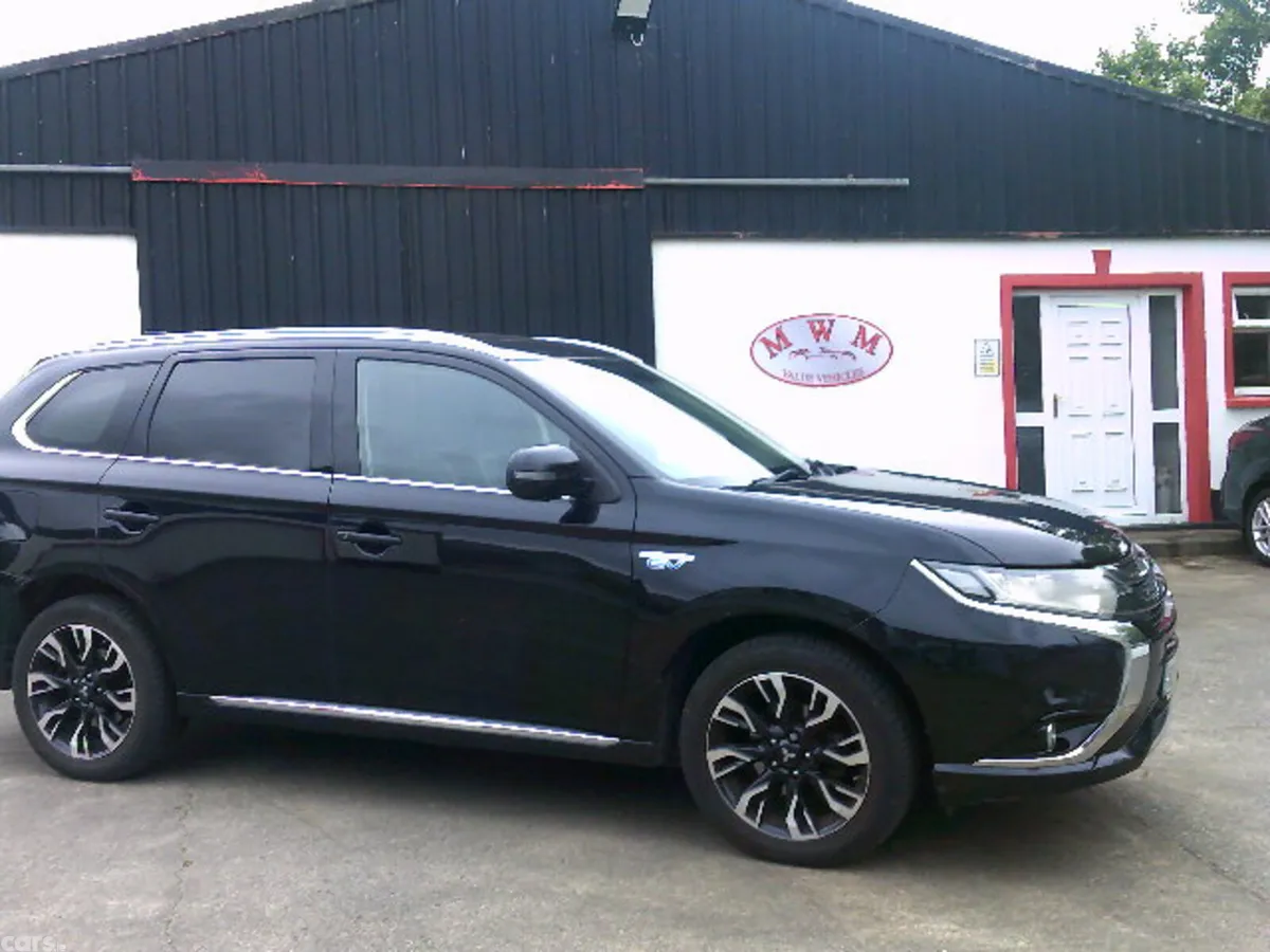 Mitsubishi Outlander SUV, Petrol Plug-in Hybrid, 2016, Black