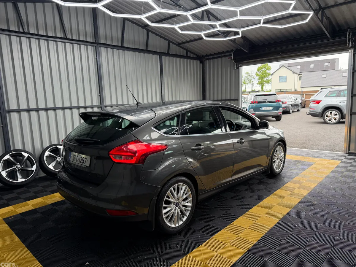 Ford Focus Hatchback, Diesel, 2016, Grey