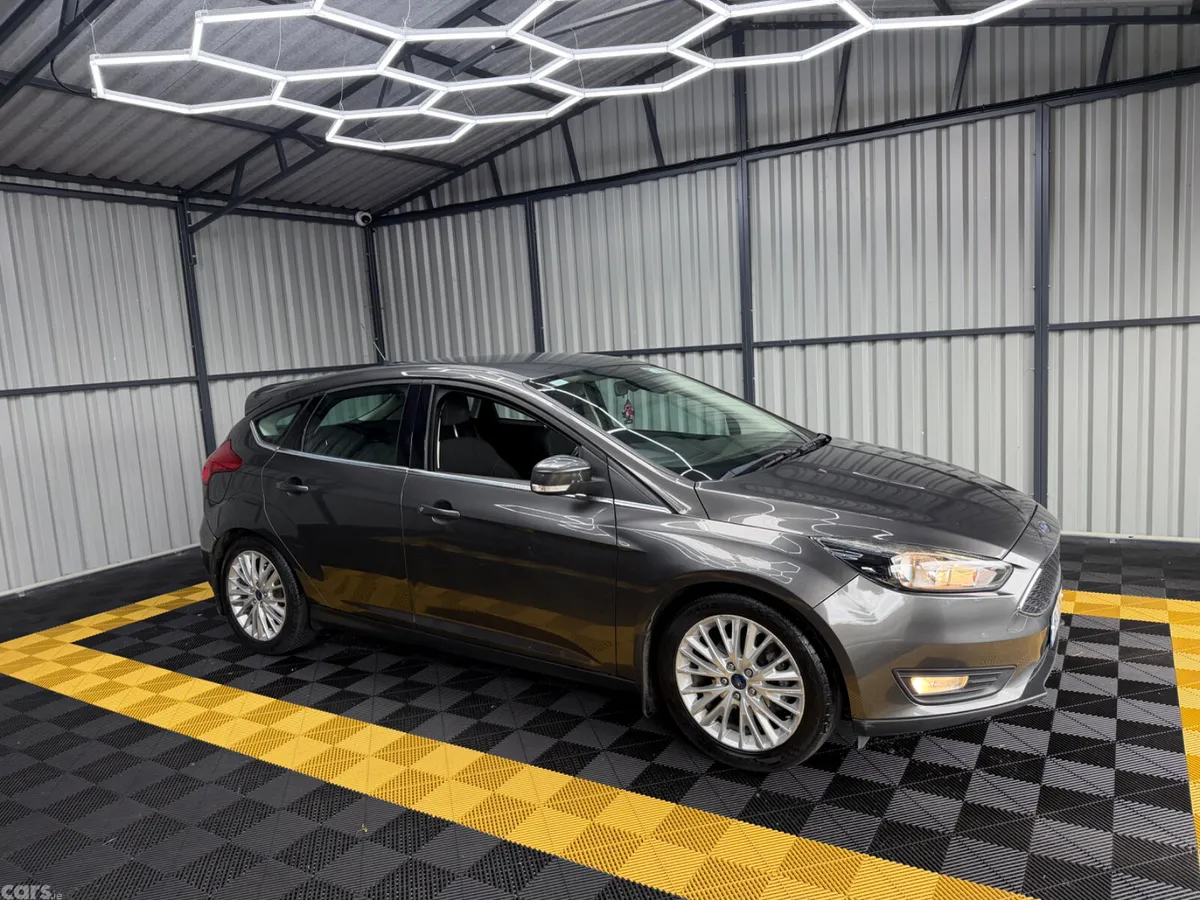 Ford Focus Hatchback, Diesel, 2016, Grey
