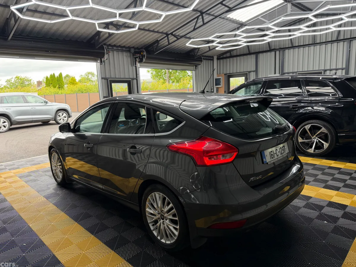 Ford Focus Hatchback, Diesel, 2016, Grey