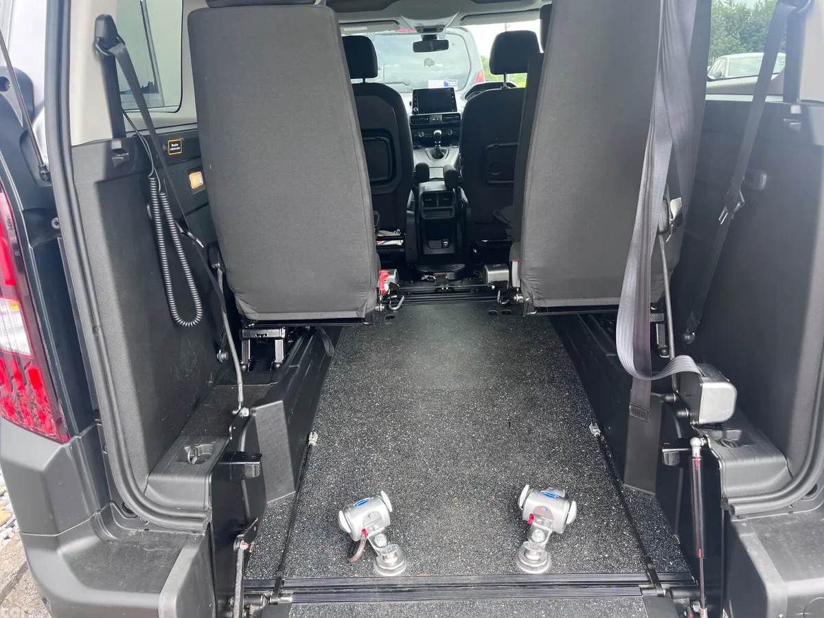 Peugeot Rifter MPV, Diesel, 2024, Silver