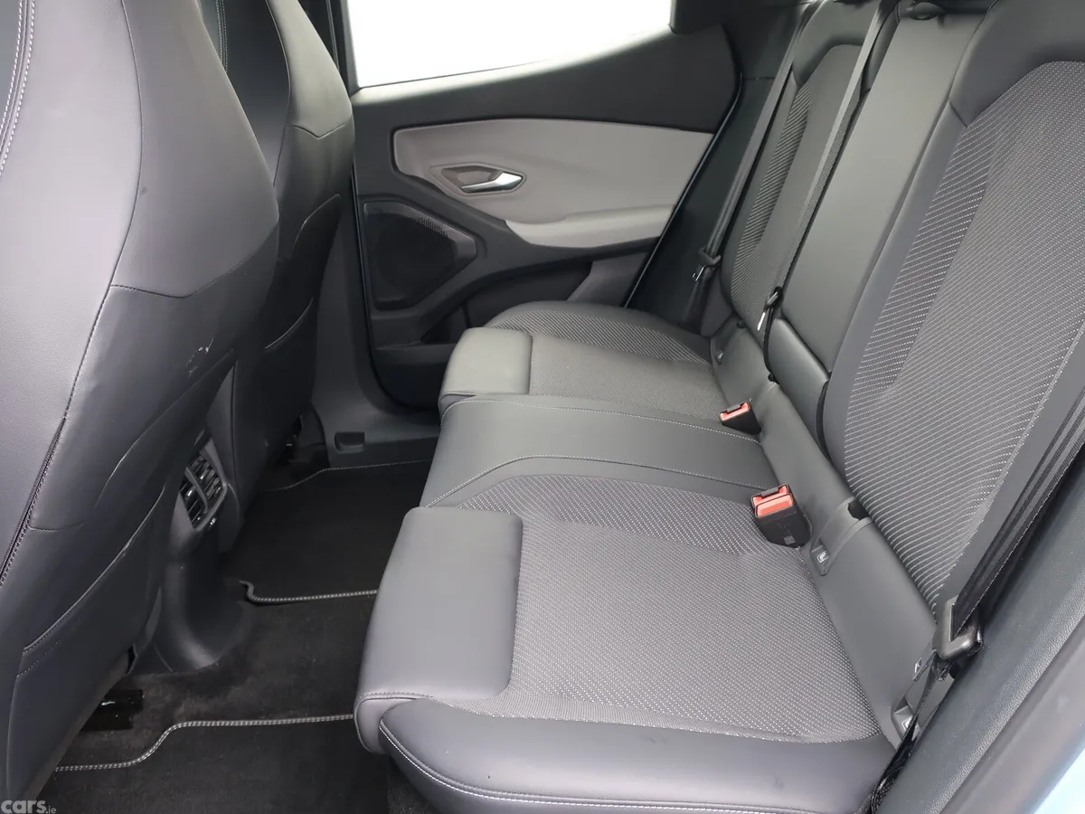 Ford Explorer MPV, Electric, 2026, Blue