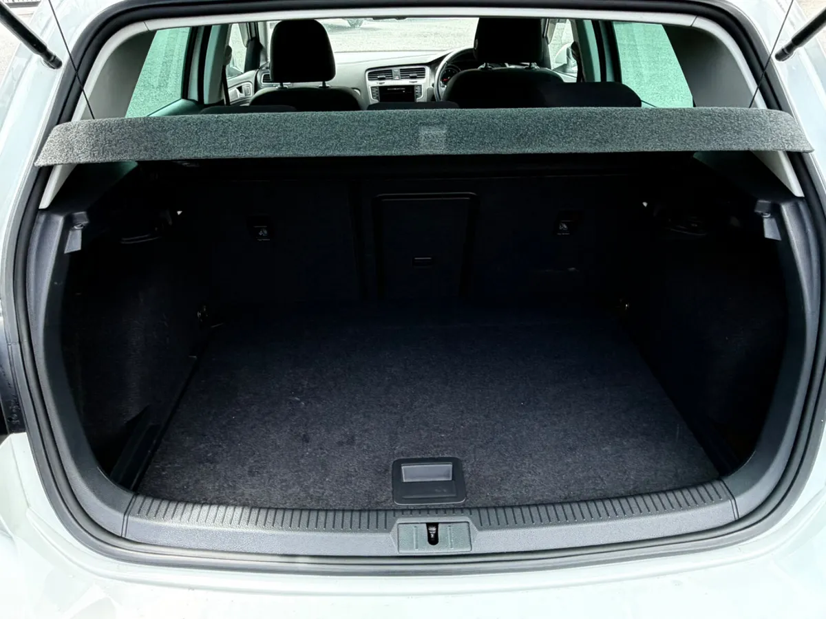 Volkswagen Golf Hatchback, Petrol, 2016, White