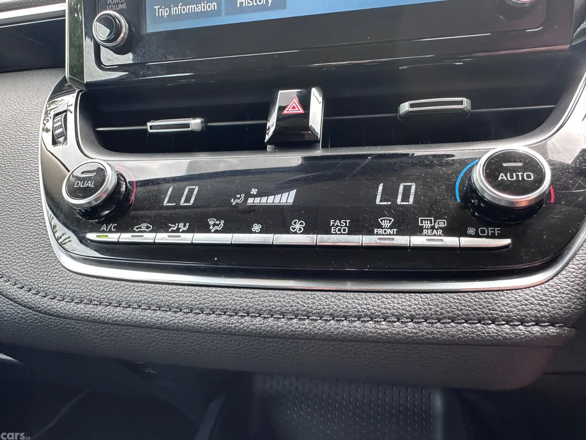 Toyota Corolla Saloon, Petrol Hybrid, 2021, White
