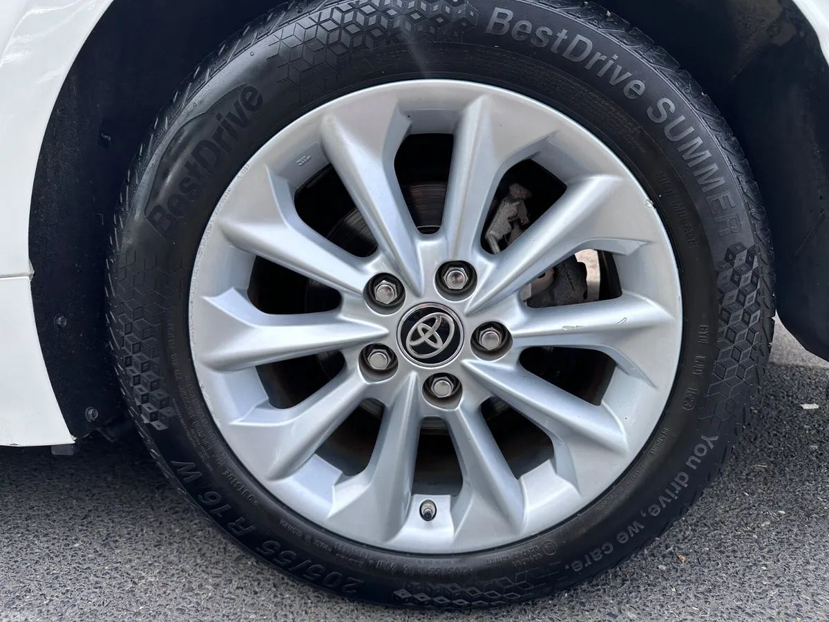 Toyota Corolla Saloon, Petrol Hybrid, 2021, White
