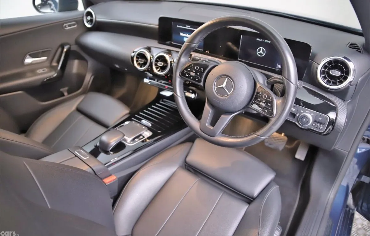 Mercedes-Benz A-Class Hatchback, Diesel, 2019, Blue