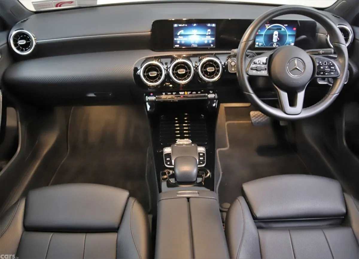 Mercedes-Benz A-Class Hatchback, Diesel, 2019, Blue