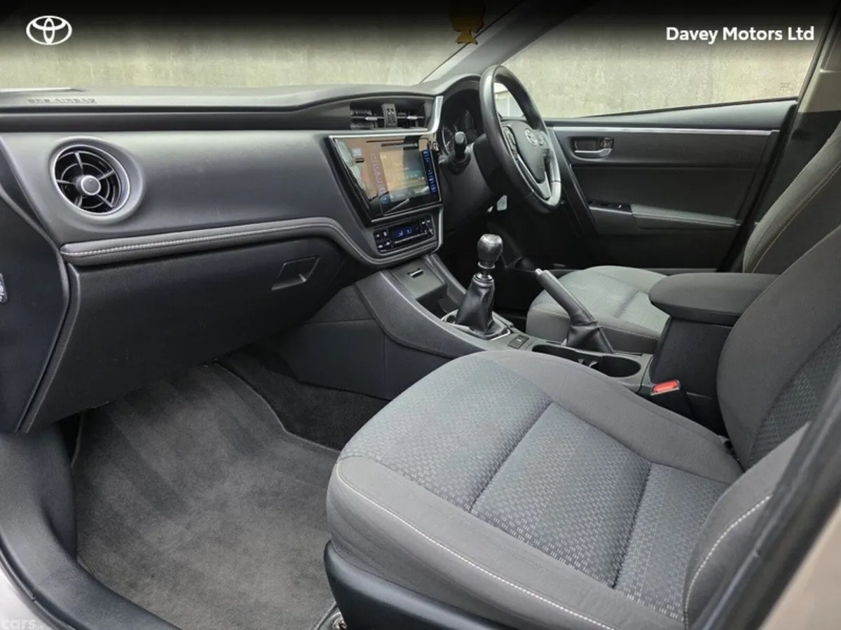 Toyota Corolla Saloon, Petrol, 2018, Grey