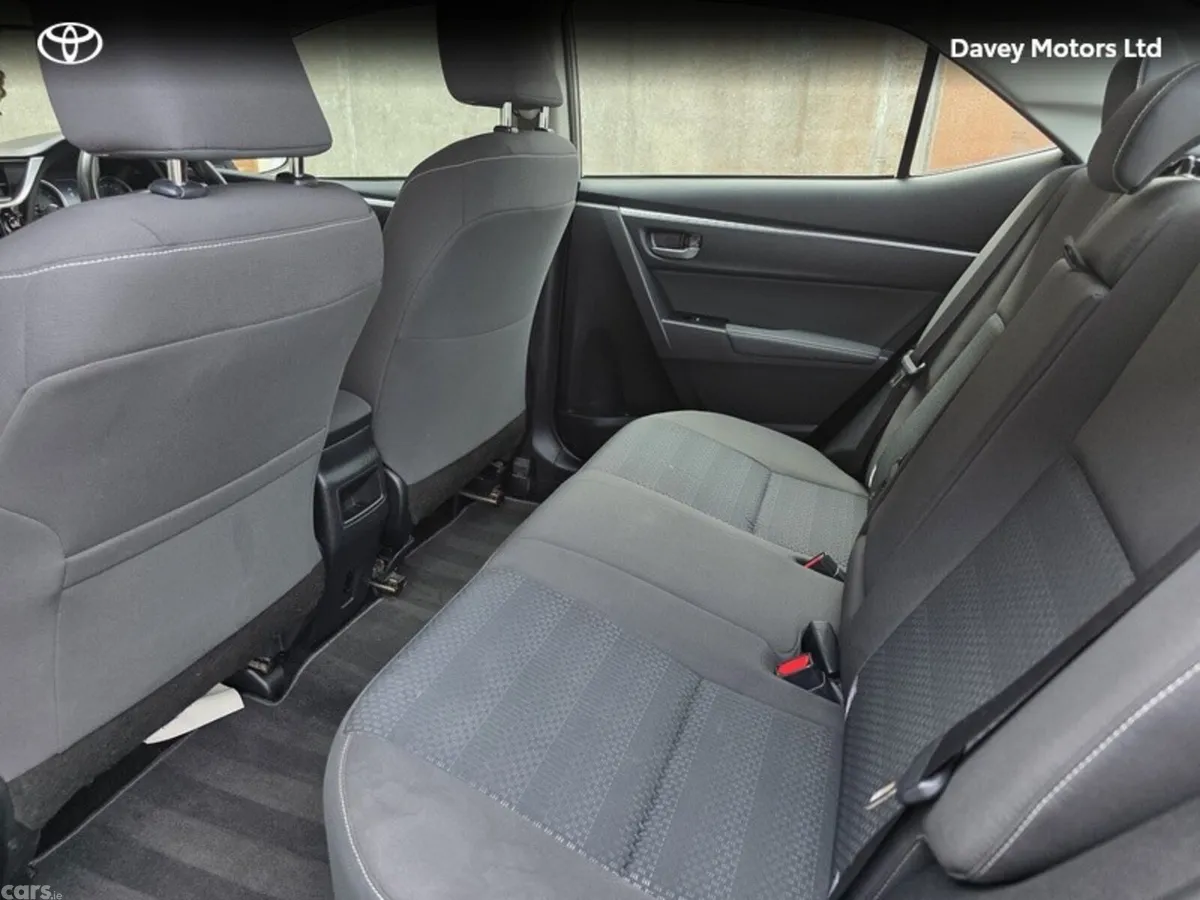 Toyota Corolla Saloon, Petrol, 2018, Grey