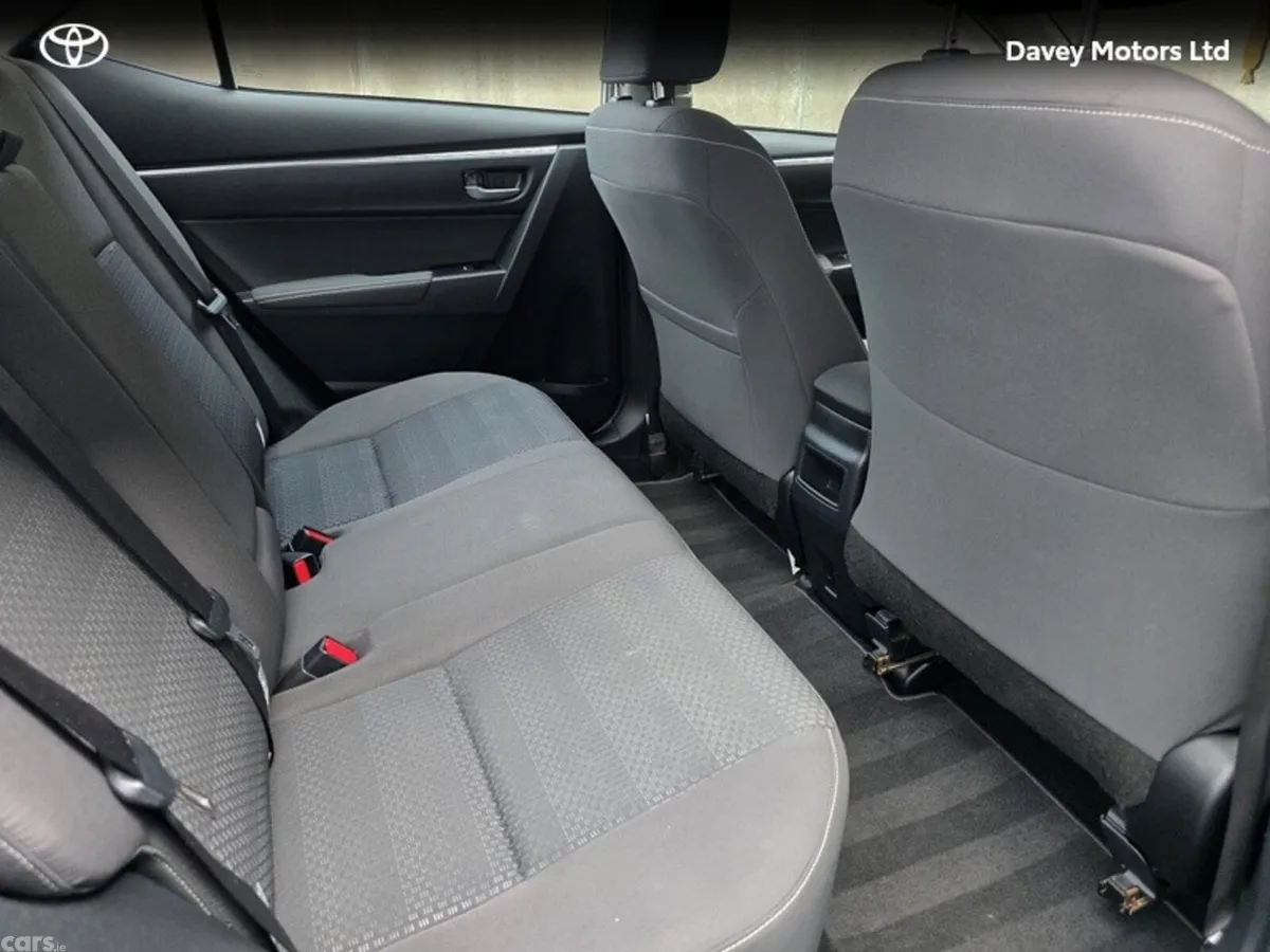 Toyota Corolla Saloon, Petrol, 2018, Grey