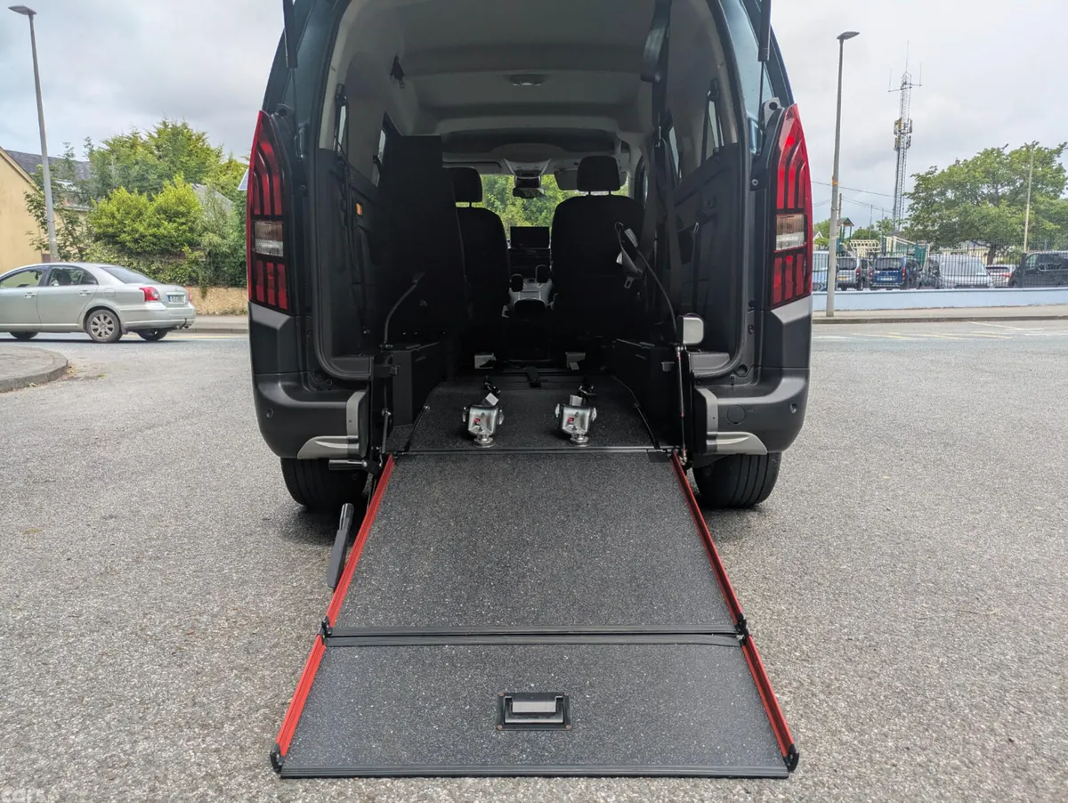Peugeot Rifter MPV, Diesel, 2024, Blue