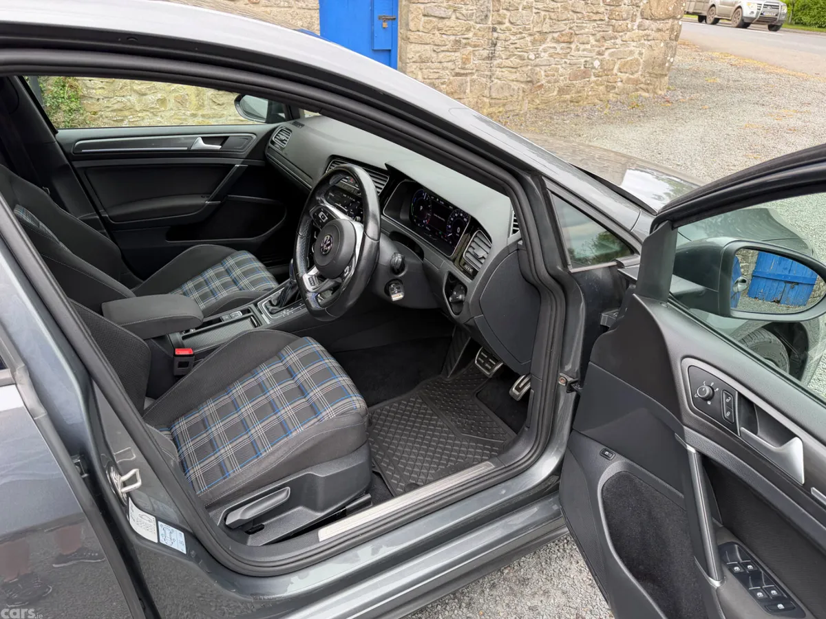 Volkswagen Golf Hatchback, Petrol Plug-in Hybrid, 2018, Grey