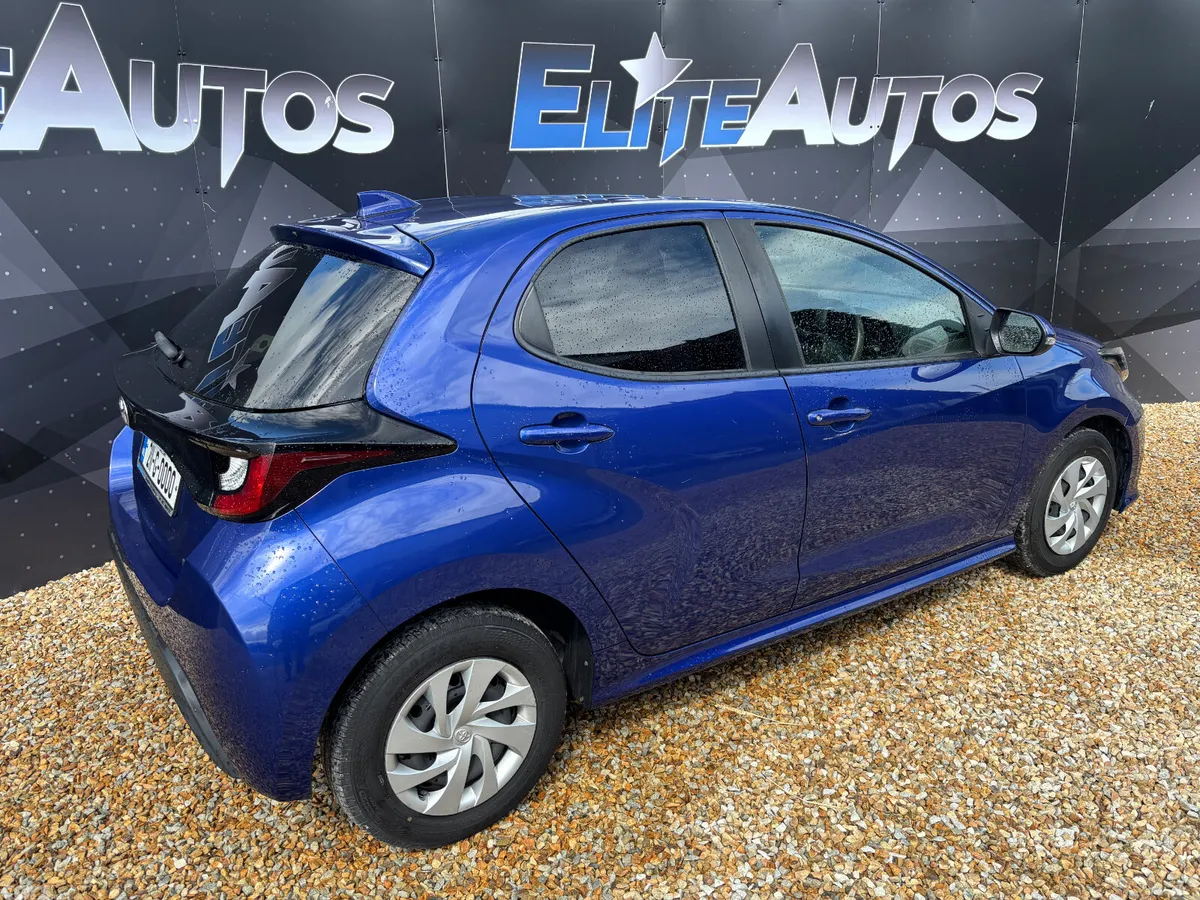 Toyota Yaris Hatchback, Petrol Hybrid, 2021, Blue