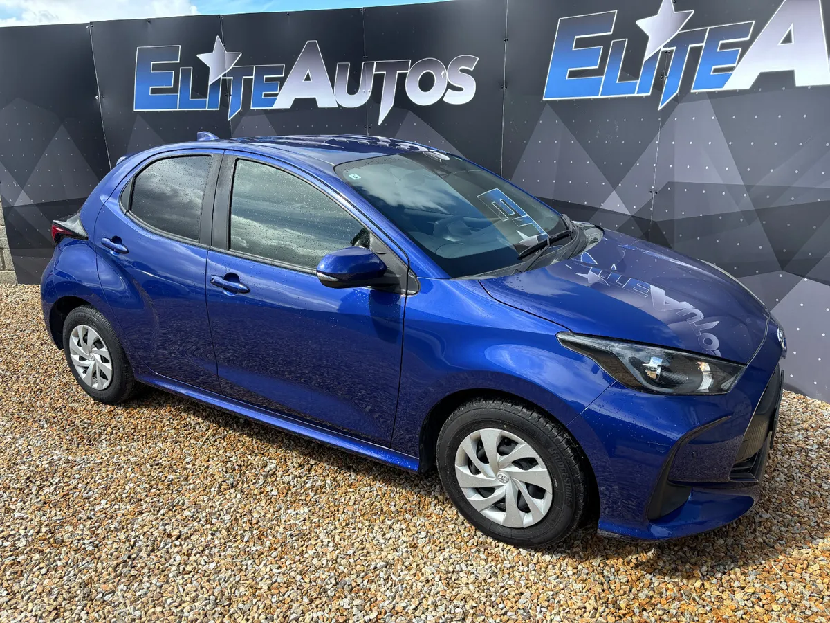 Toyota Yaris Hatchback, Petrol Hybrid, 2021, Blue
