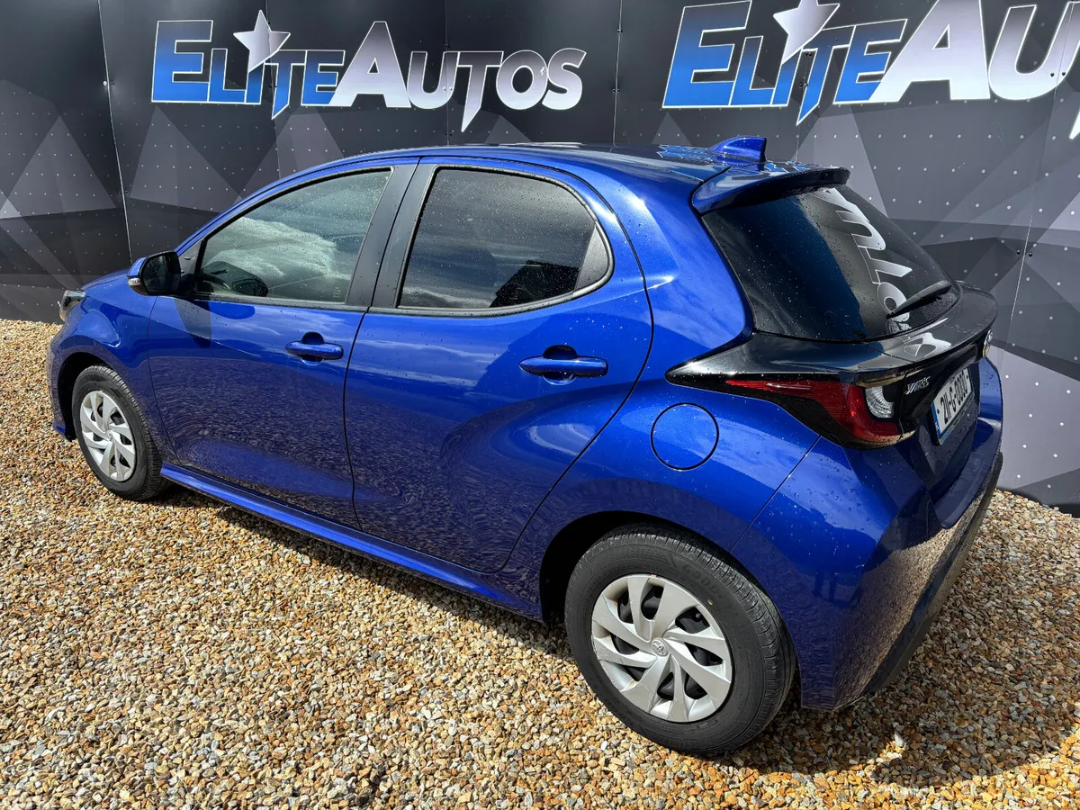 Toyota Yaris Hatchback, Petrol Hybrid, 2021, Blue