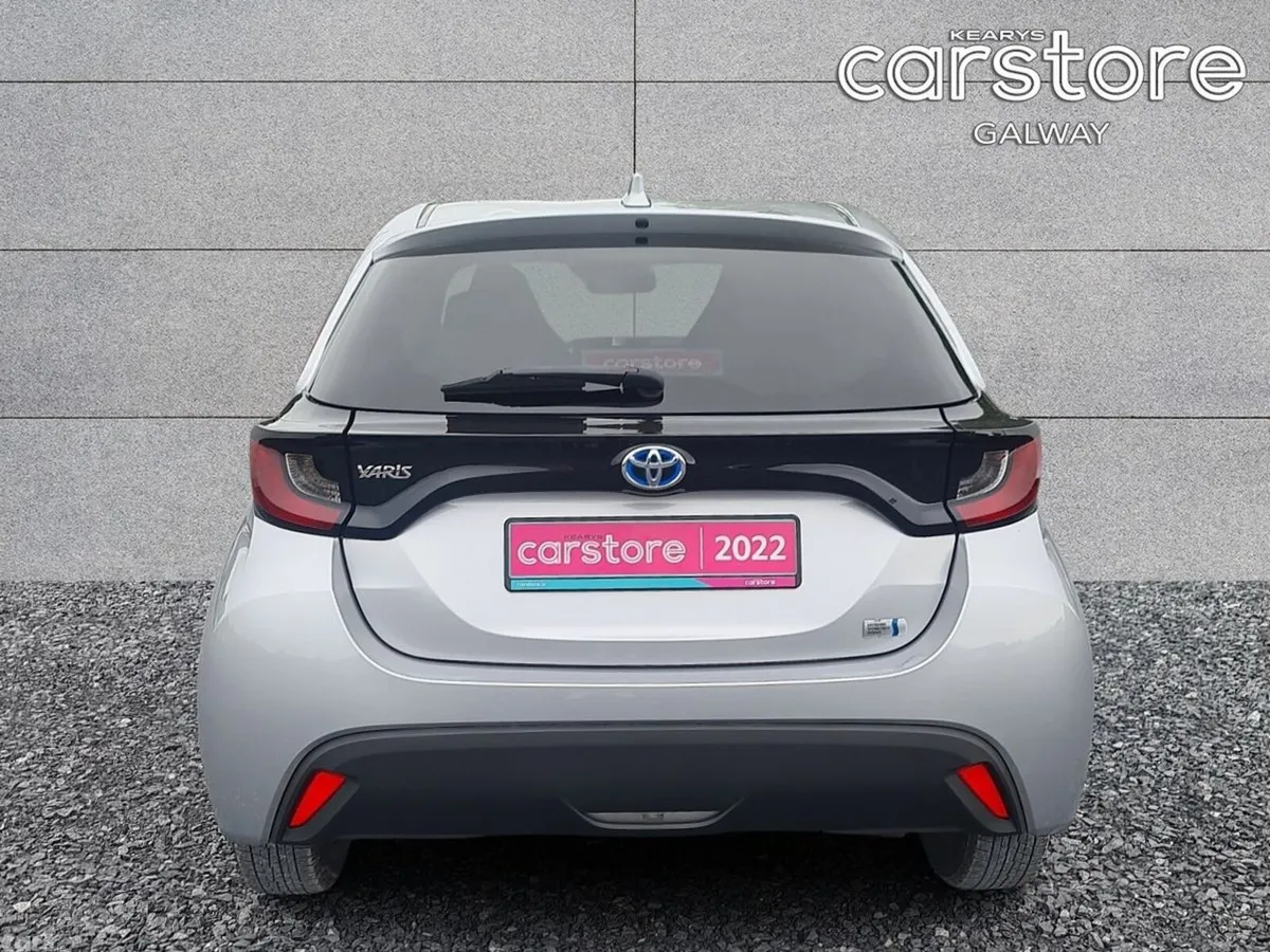 Toyota Yaris Hatchback, Petrol Hybrid, 2022, Silver