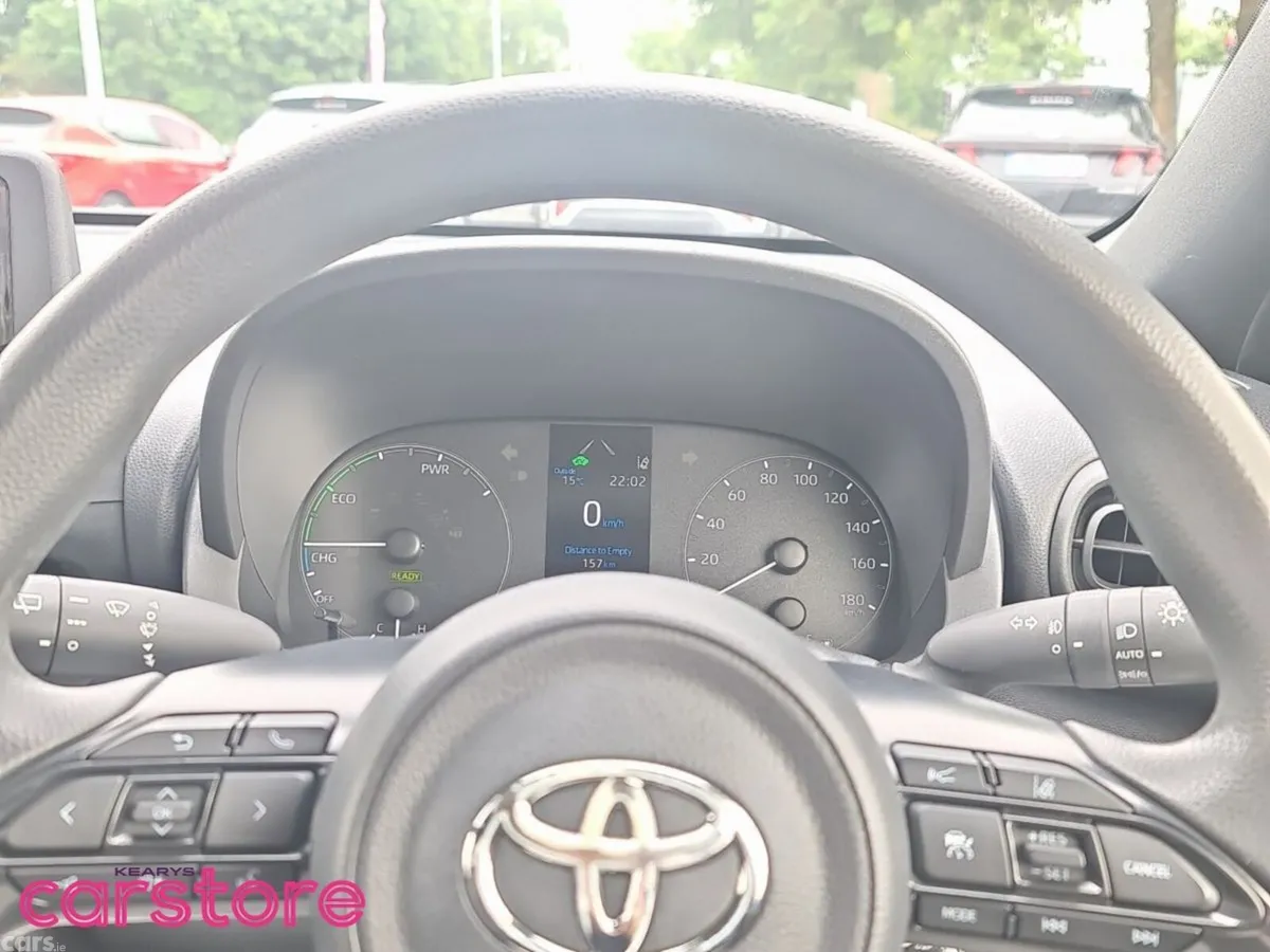 Toyota Yaris Hatchback, Petrol Hybrid, 2022, Silver