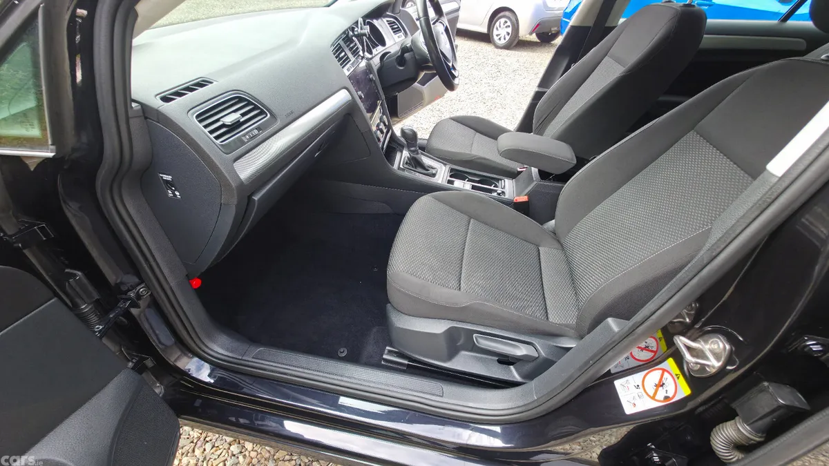 Volkswagen Golf Hatchback, Petrol, 2017, Black