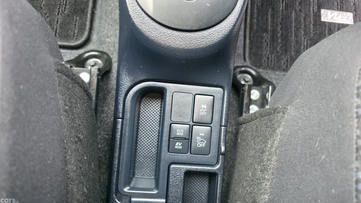 Toyota Vitz Hatchback, Petrol Hybrid, 2017, Blue
