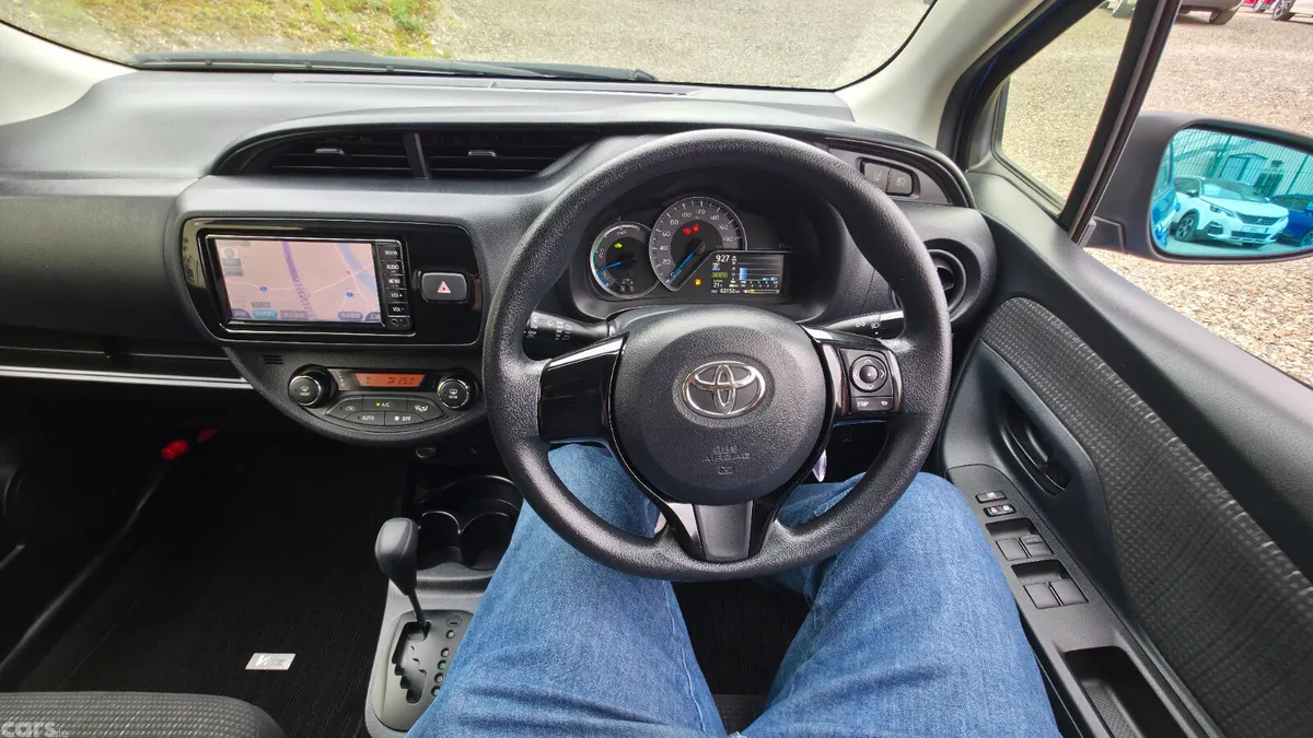 Toyota Vitz Hatchback, Petrol Hybrid, 2017, Blue
