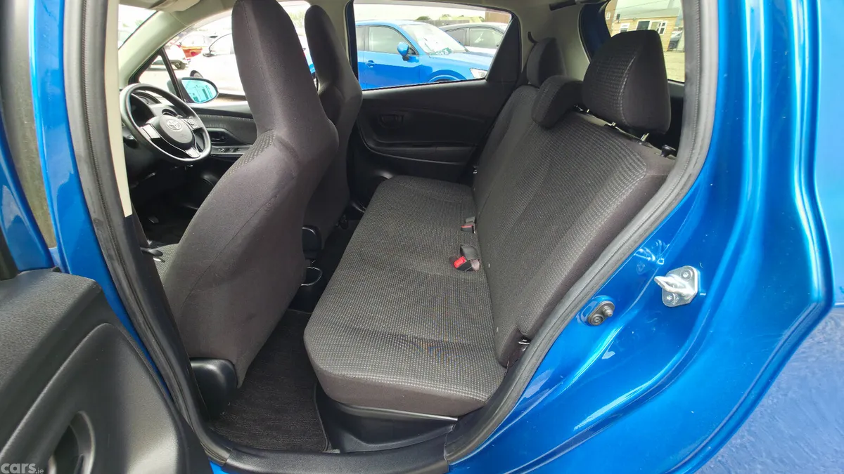 Toyota Vitz Hatchback, Petrol Hybrid, 2017, Blue