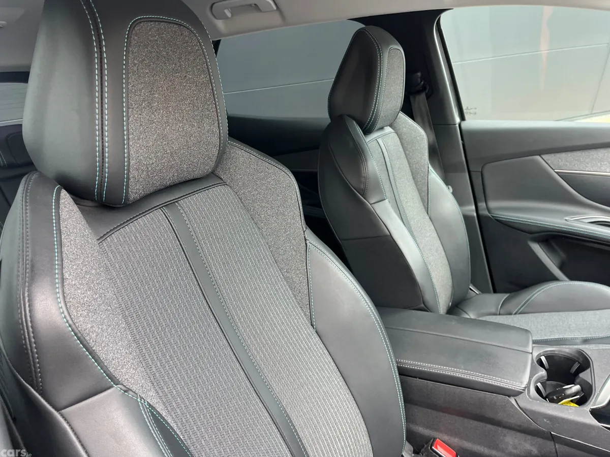 Peugeot 3008 MPV, Diesel, 2022, Grey