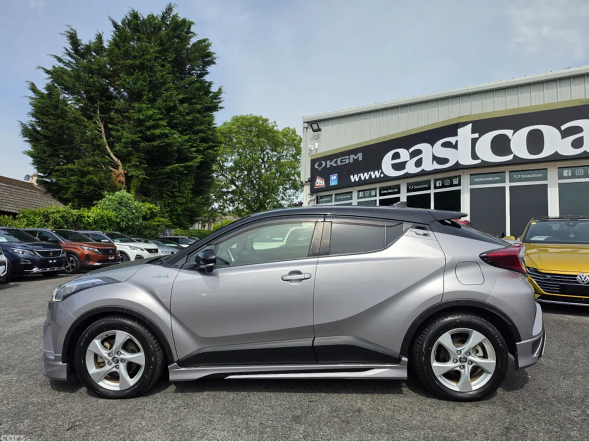 Toyota C-HR MPV, Petrol Hybrid, 2019, Silver