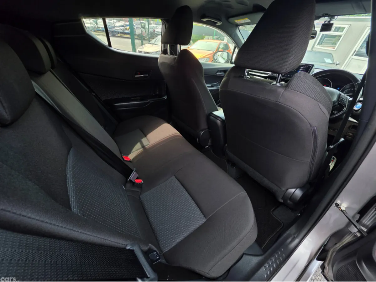 Toyota C-HR MPV, Petrol Hybrid, 2019, Silver