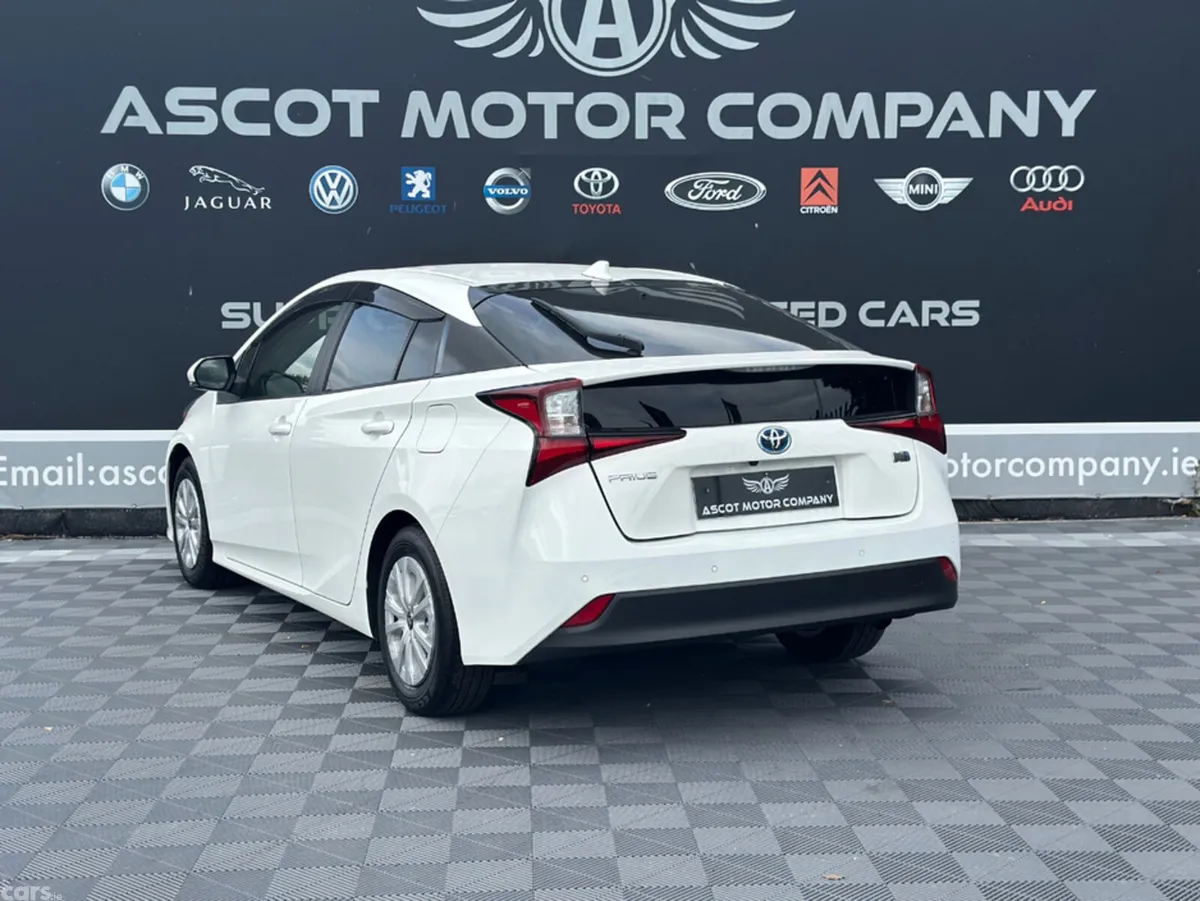 Toyota Prius Hatchback, Petrol Hybrid, 2022, White