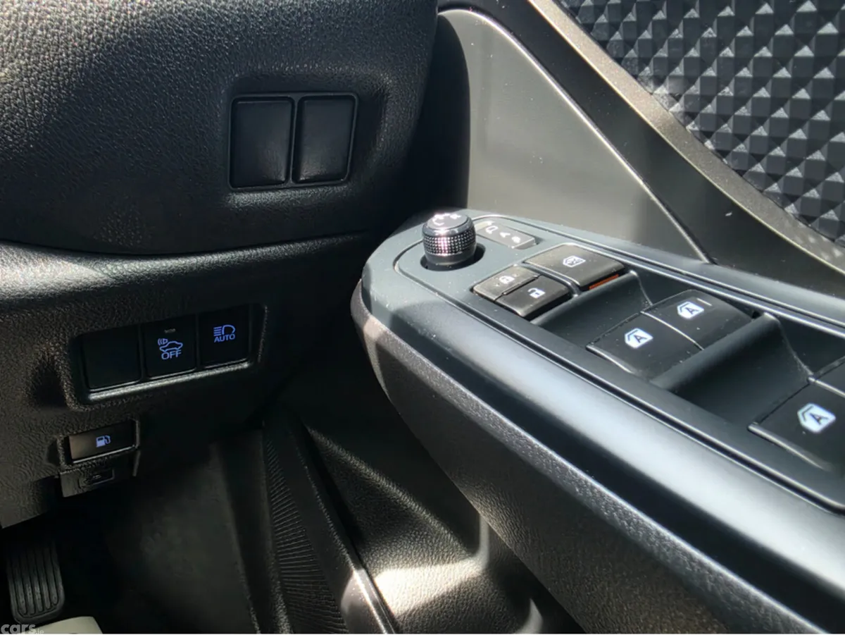 Toyota C-HR MPV, Petrol Hybrid, 2019, Silver