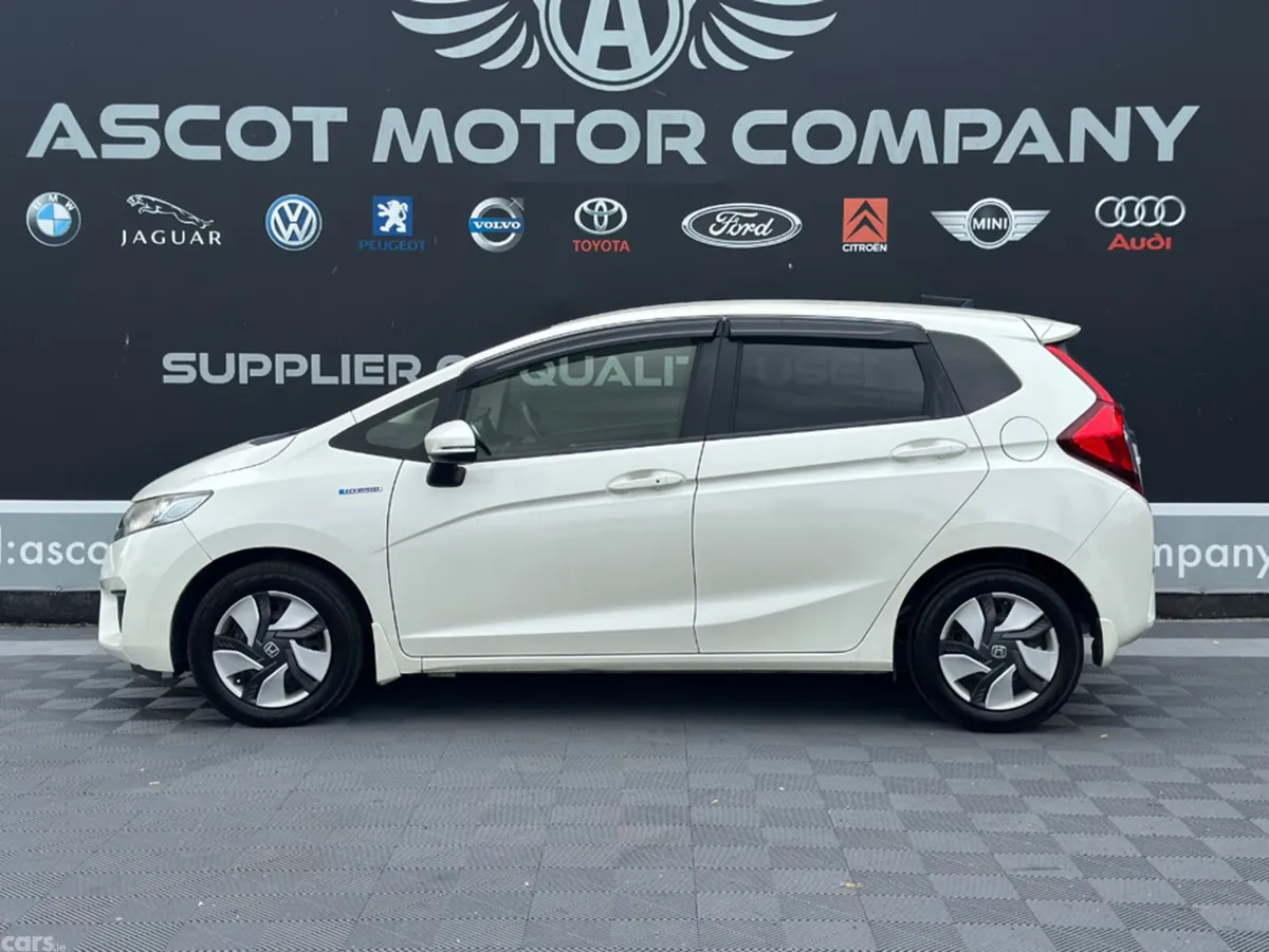 Honda Fit Hatchback, Petrol Hybrid, 2015, White