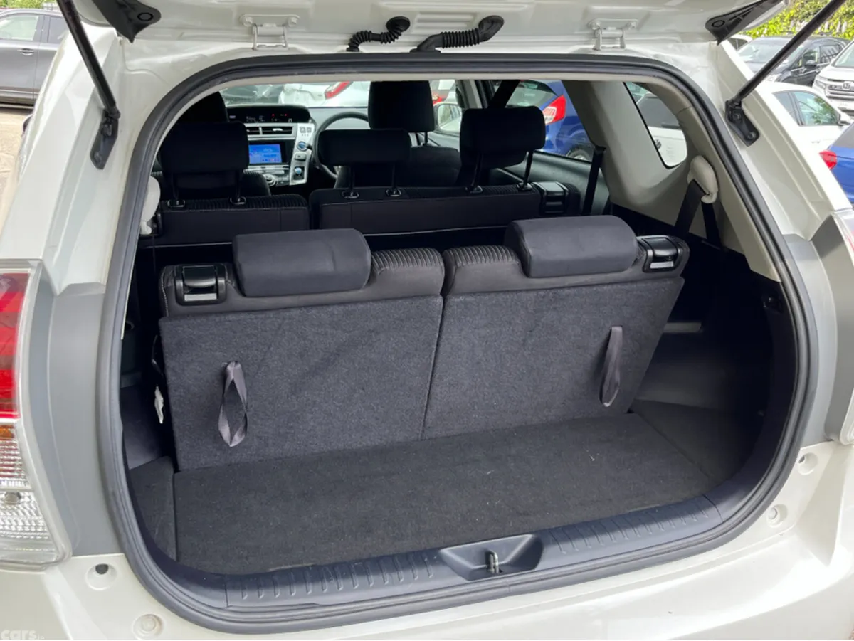 Toyota Prius MPV, Petrol Hybrid, 2015, White
