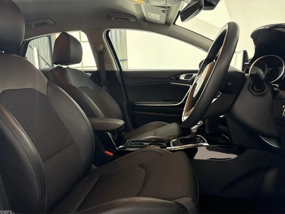 Kia XCeed Hatchback, Petrol Hybrid, 2024, Grey