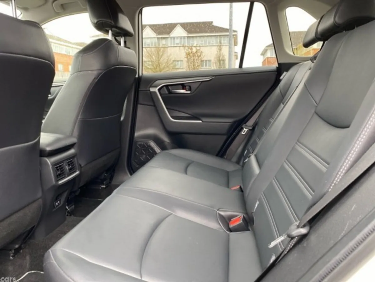 Toyota RAV4 SUV, Petrol Hybrid, 2021, White
