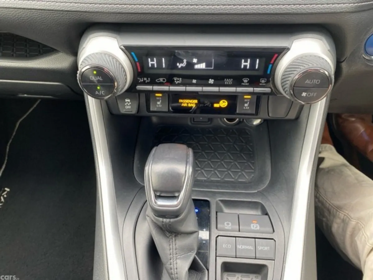 Toyota RAV4 SUV, Petrol Hybrid, 2021, White