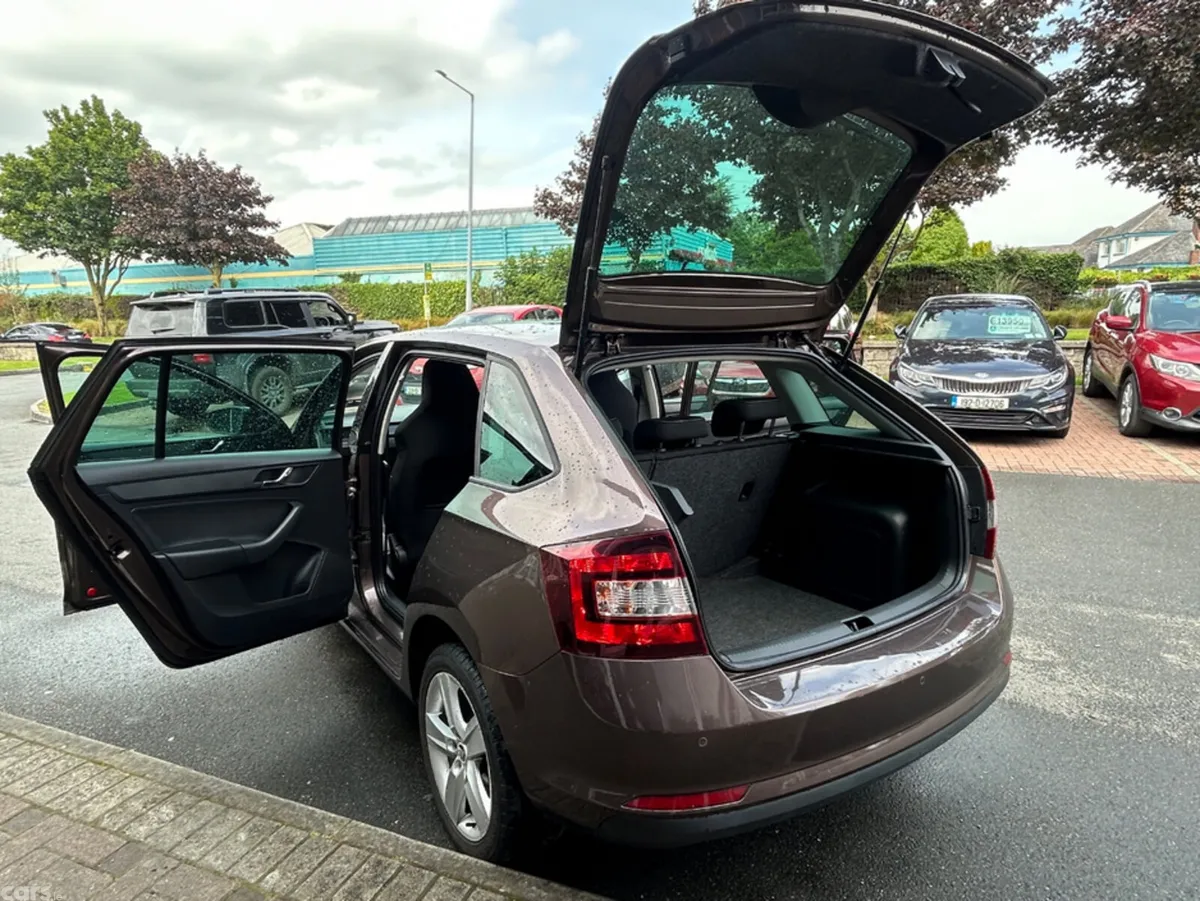 Skoda Rapid Hatchback, Diesel, 2016, Brown
