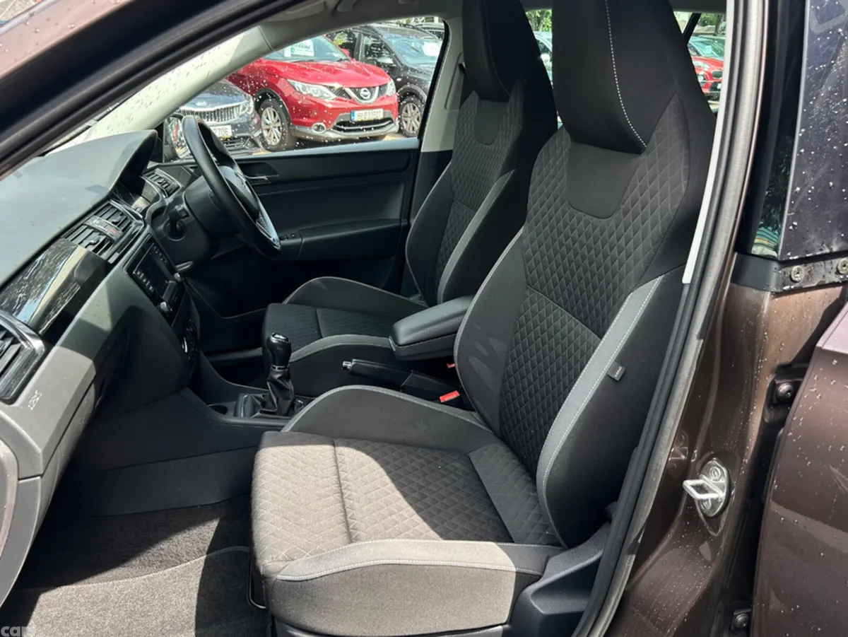 Skoda Rapid Hatchback, Diesel, 2016, Brown