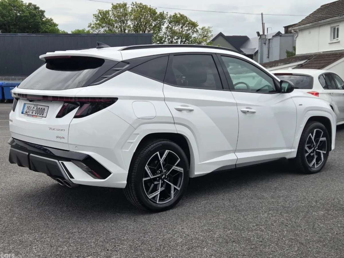 Hyundai Tucson Estate, Petrol Plug-in Hybrid, 2025, White