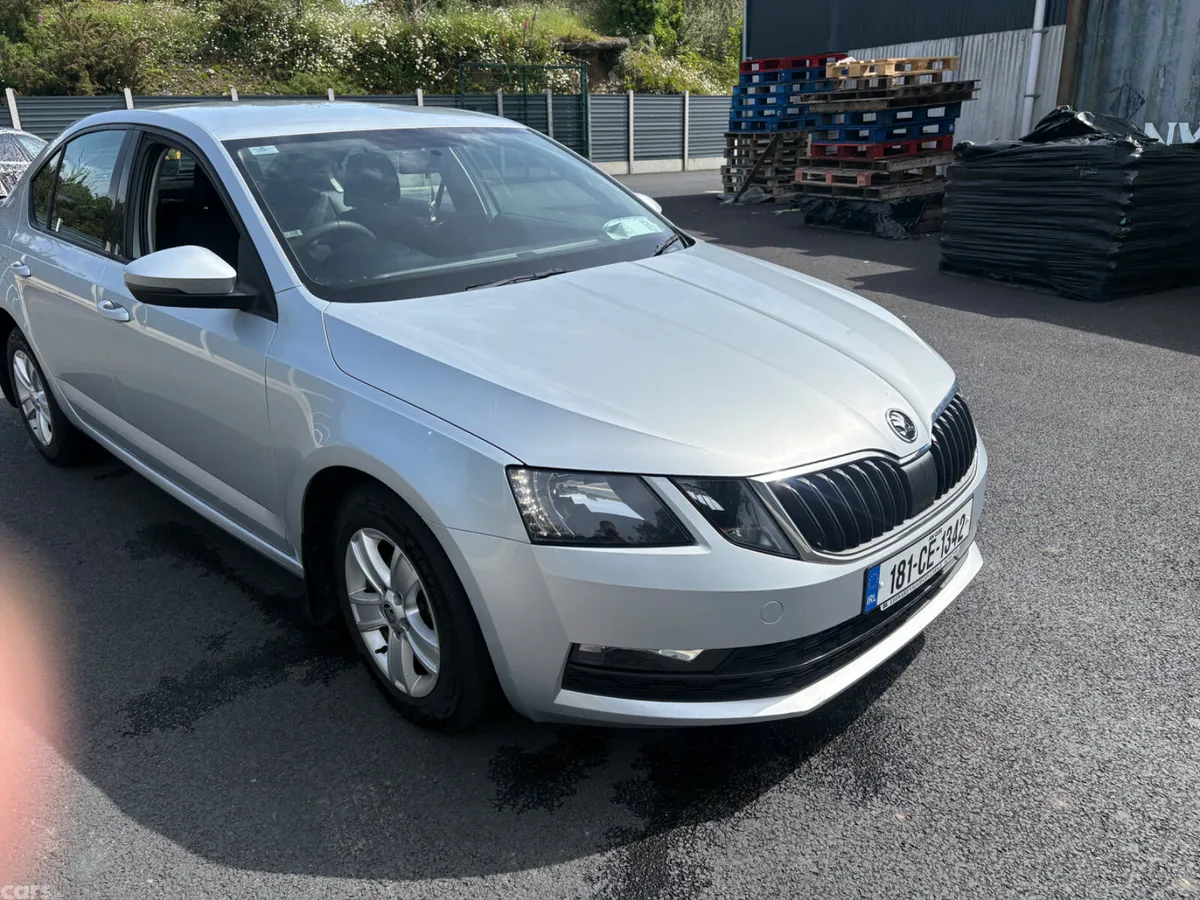 Skoda Octavia Saloon, Diesel, 2018, Grey