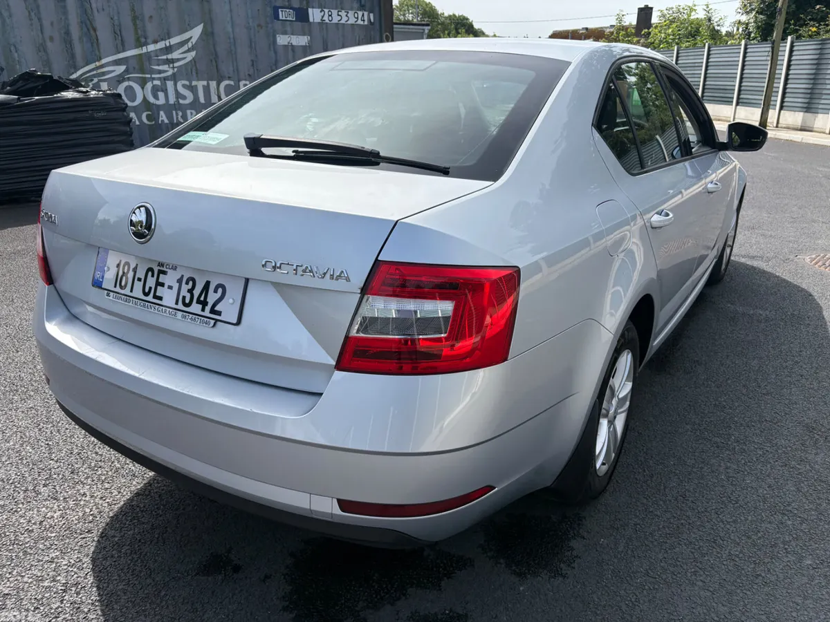Skoda Octavia Saloon, Diesel, 2018, Grey