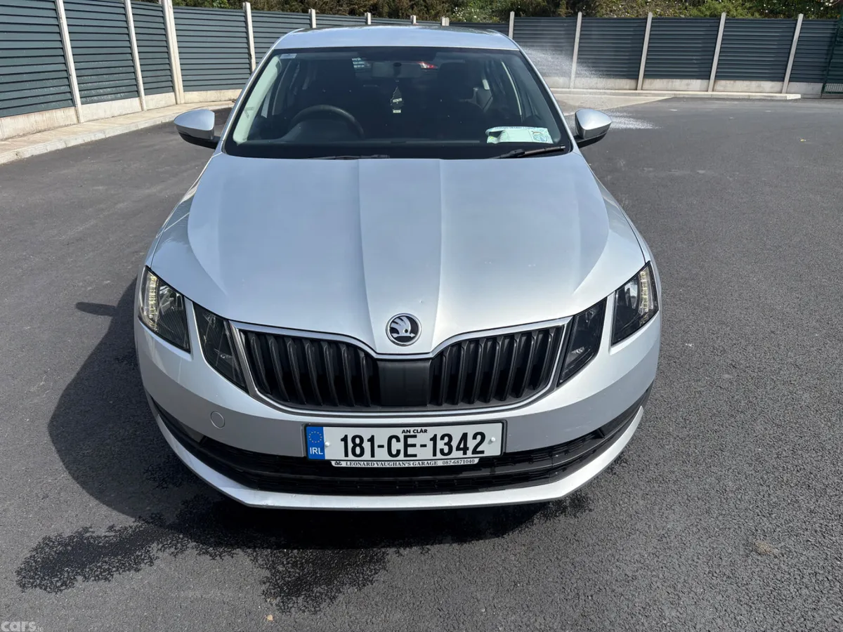Skoda Octavia Saloon, Diesel, 2018, Grey