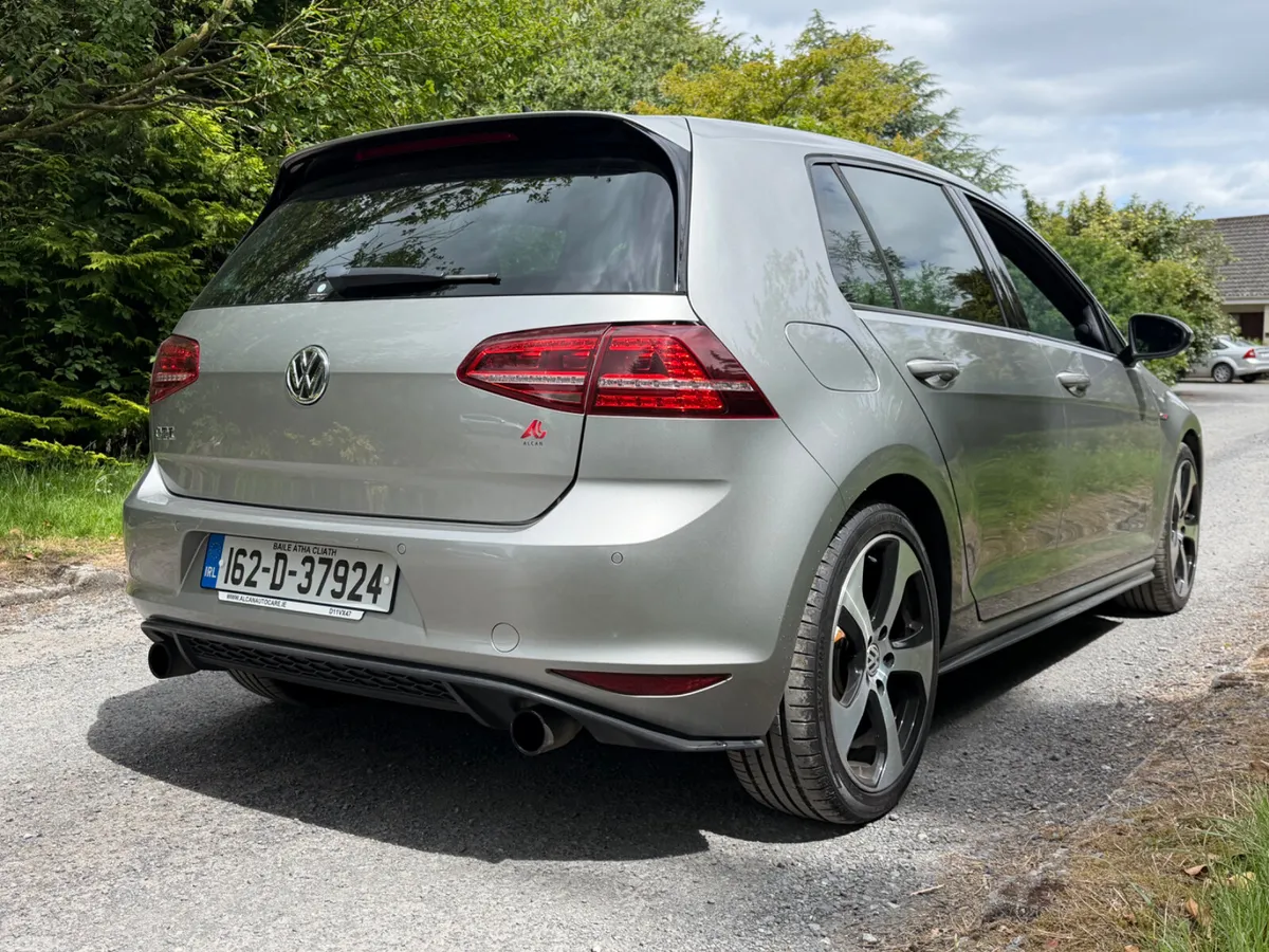 Volkswagen Golf Hatchback, Petrol, 2016, Silver