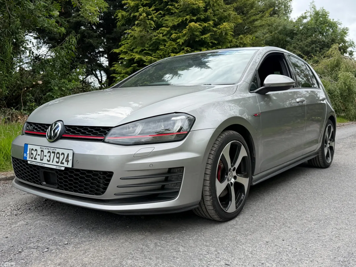 Volkswagen Golf Hatchback, Petrol, 2016, Silver