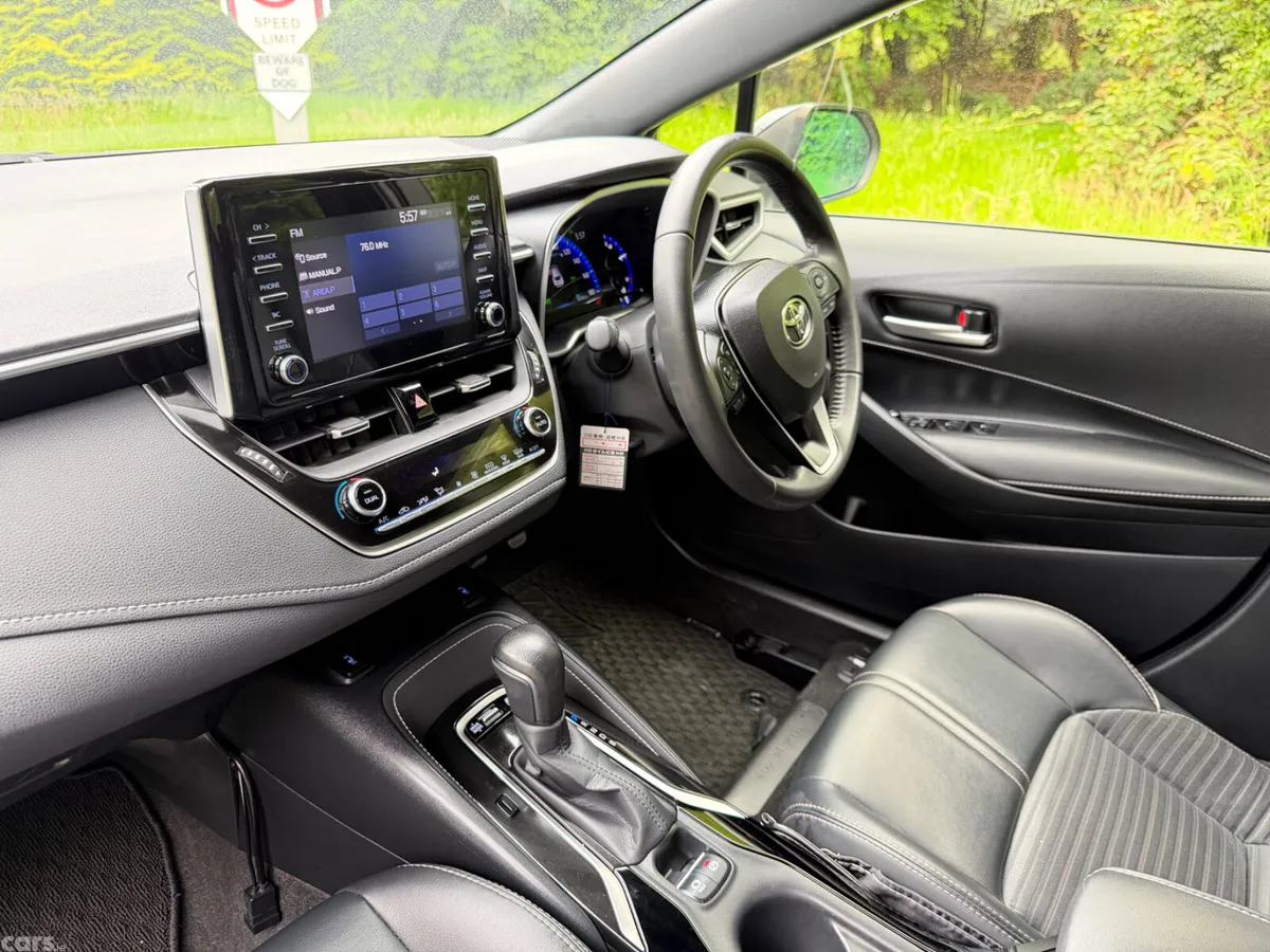 Toyota Corolla Hatchback, Petrol Hybrid, 2020, Blue
