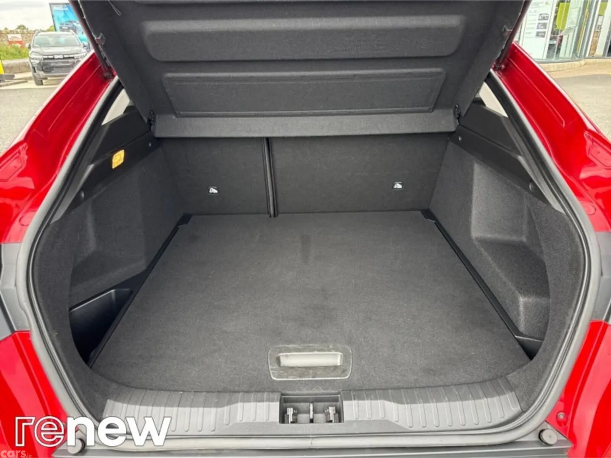 Renault Arkana Hatchback, Petrol, 2023, Red
