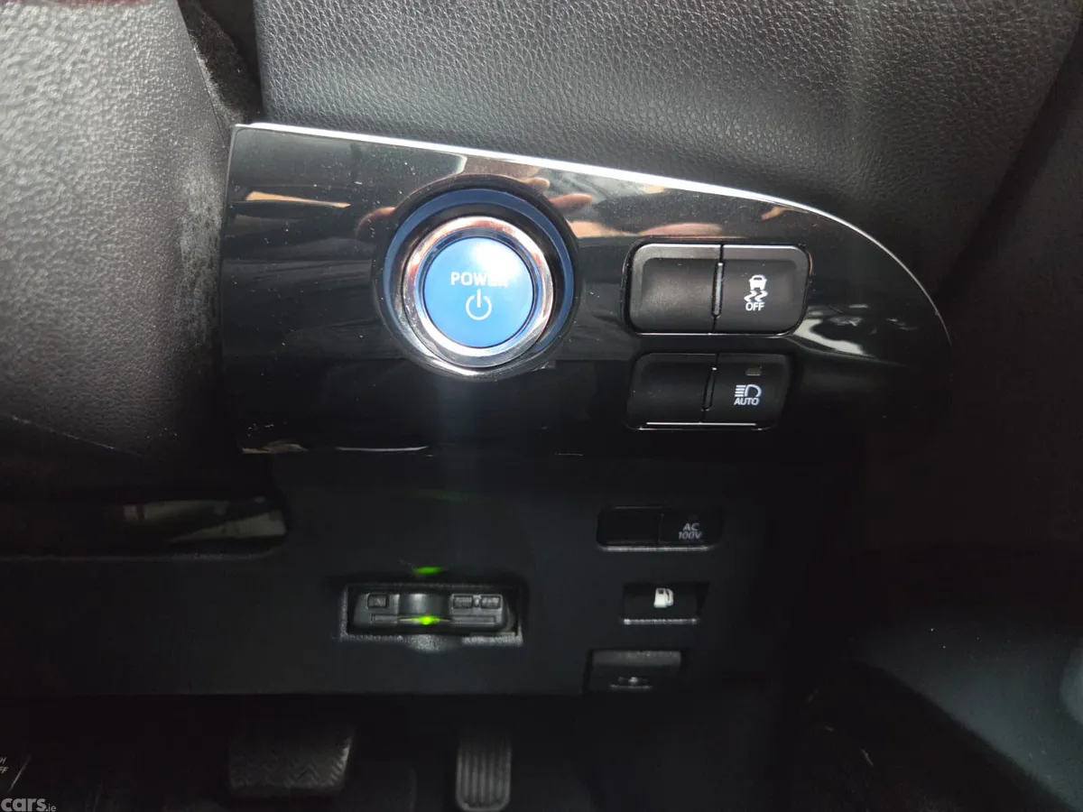 Toyota Prius Hatchback, Petrol Hybrid, 2021, White