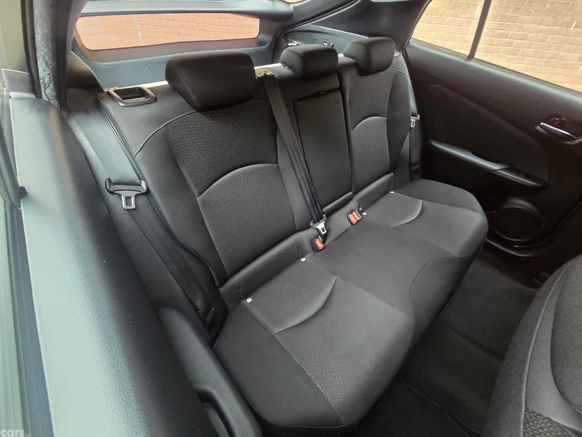 Toyota Prius Hatchback, Petrol Hybrid, 2021, White