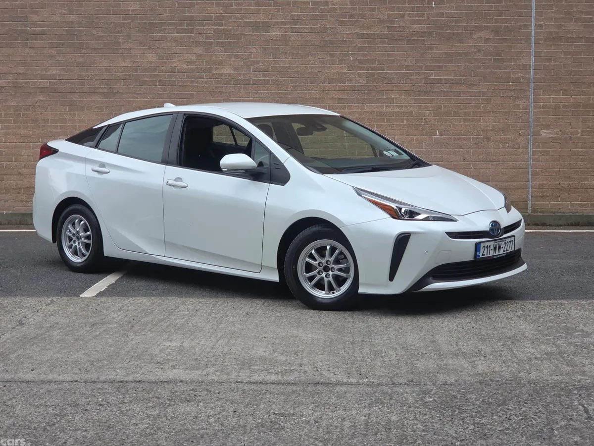 Toyota Prius Hatchback, Petrol Hybrid, 2021, White