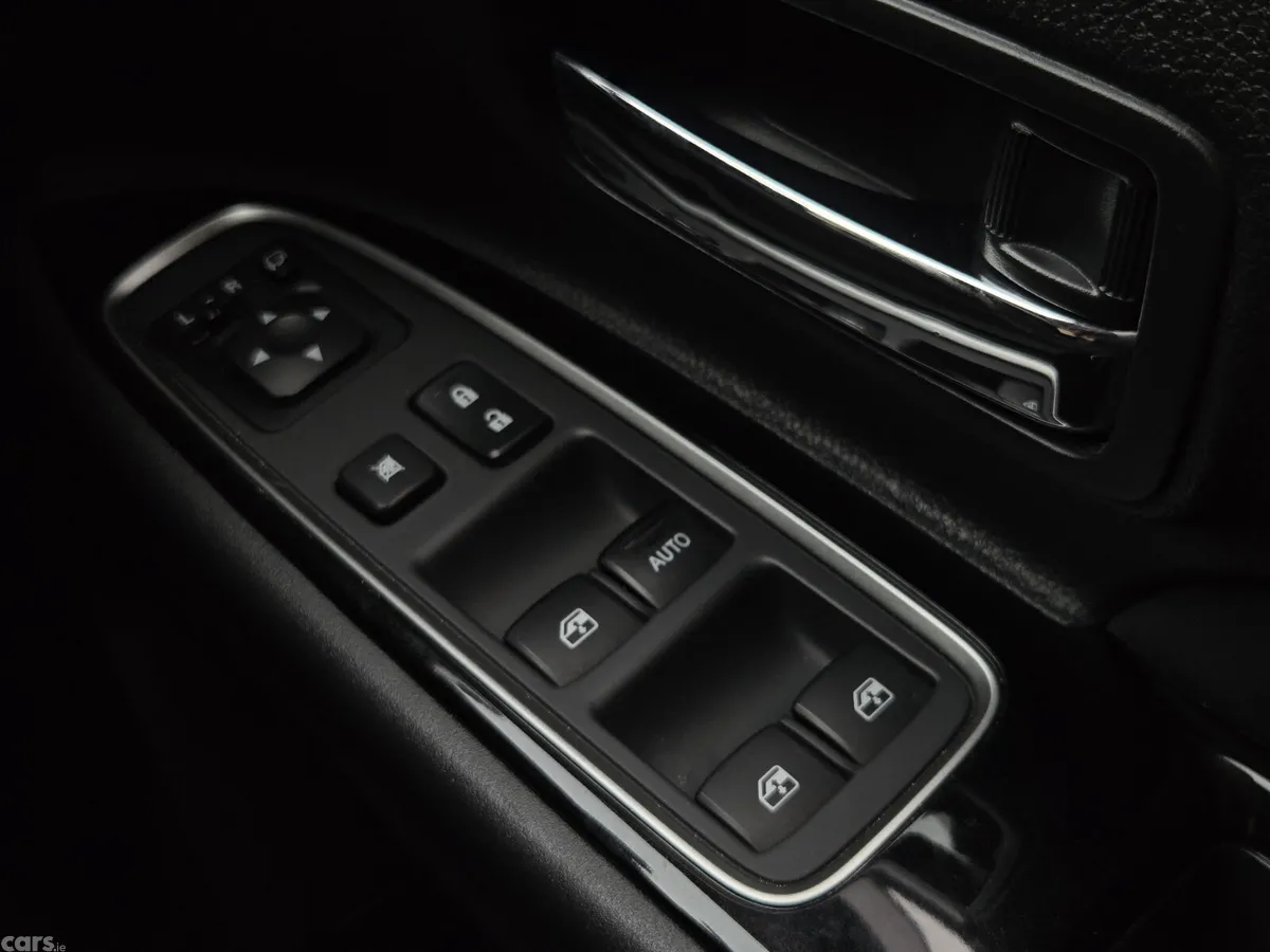 Mitsubishi Outlander MPV, Petrol Plug-in Hybrid, 2018, Black